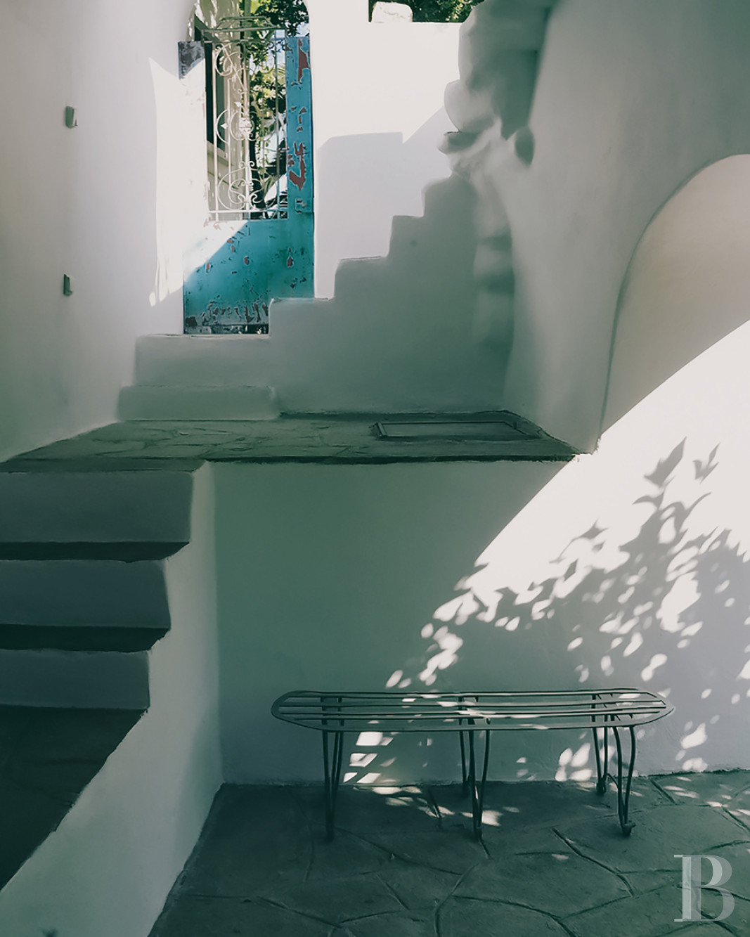 À Tinos, dans les Cyclades, une maison du 17e siècle tout de blanc vêtue - photo  n°18